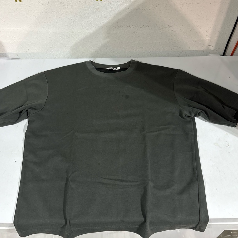 Uniqlo Shirt Size Large